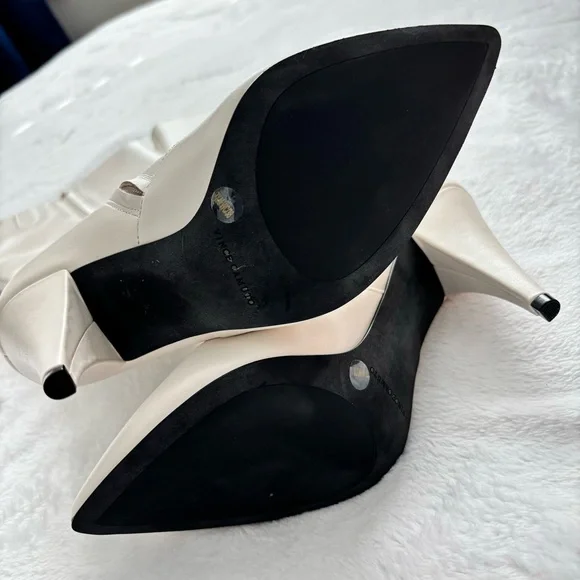 VINCE CAMUTO Alessa Cream Leather Wide Calf Knee High Heeled Boots--NEW--7.5WC - Picture 10 of 14